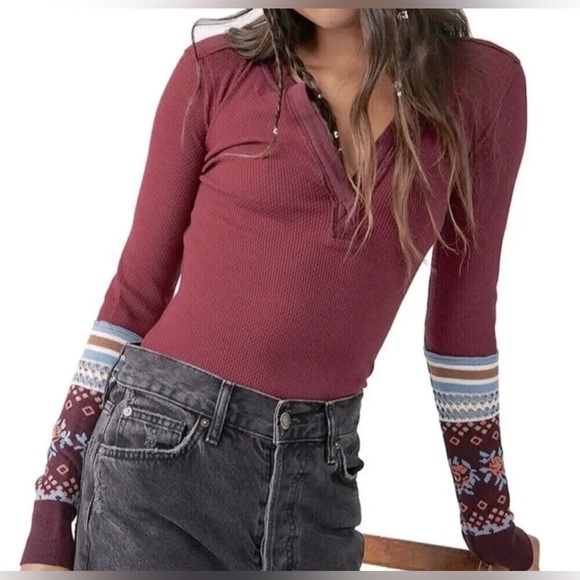 Free People NWT Women's Mikah Layering Cuff Wine Burgundy Combo Top - size M - Picture 3 of 5